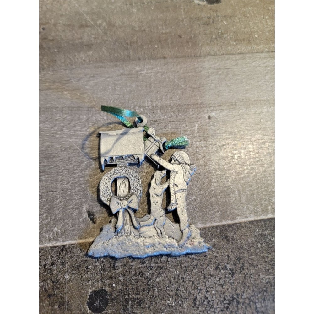 Metal mailing present kid dog wreath xmas ornament